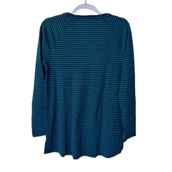 Eddie Bauer Tee Size Small V-neck Long Sleeve Stripes - Picture 7 of 8